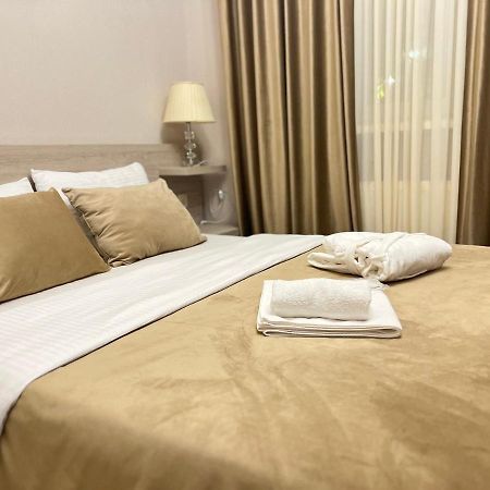 Family Hotel Triston Тбілісі Екстер'єр фото