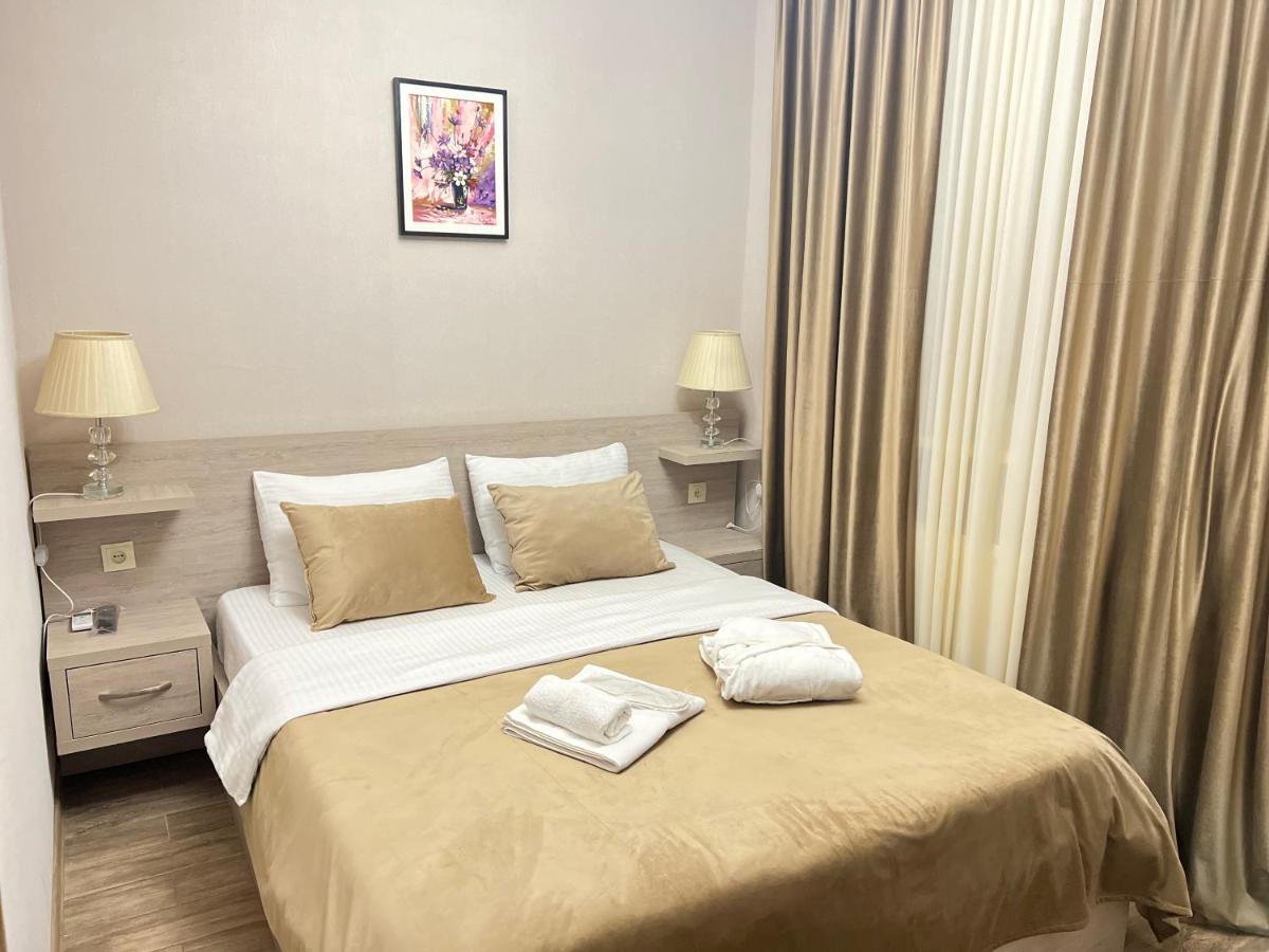 Family Hotel Triston Тбілісі Екстер'єр фото