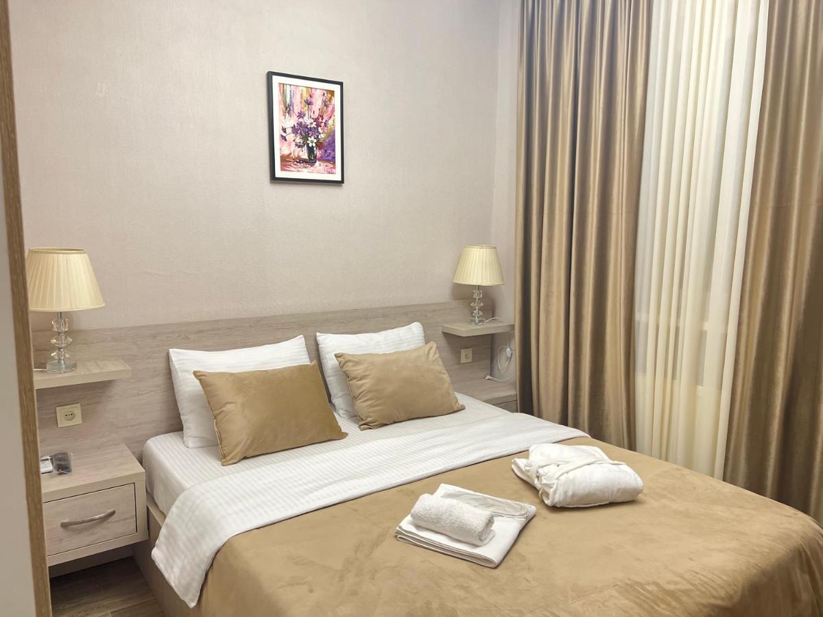 Family Hotel Triston Тбілісі Екстер'єр фото