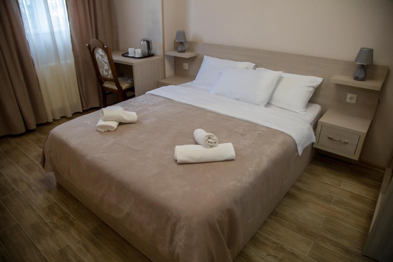 Family Hotel Triston Тбілісі Екстер'єр фото