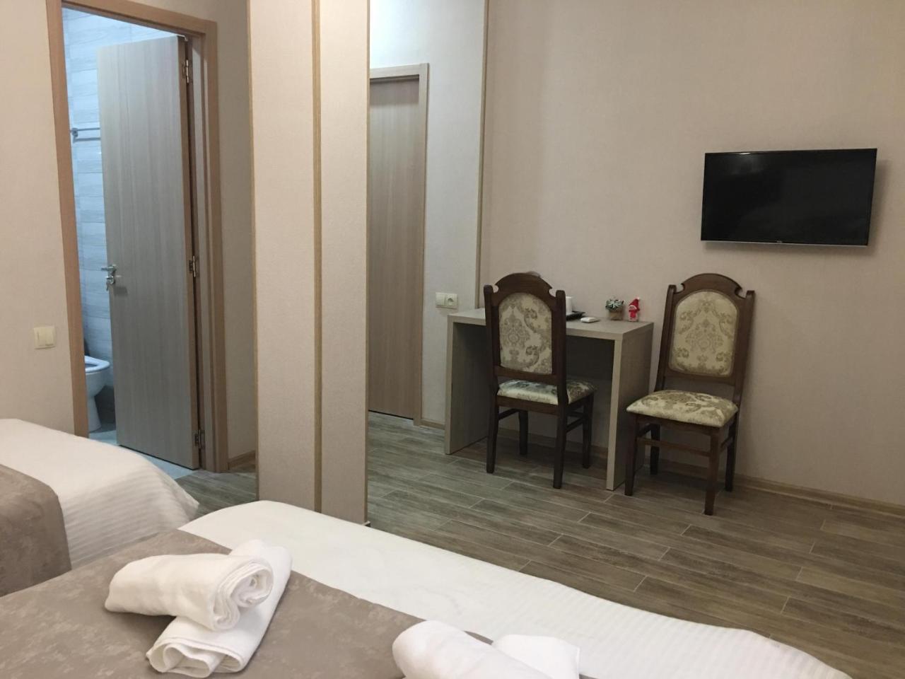 Family Hotel Triston Тбілісі Екстер'єр фото