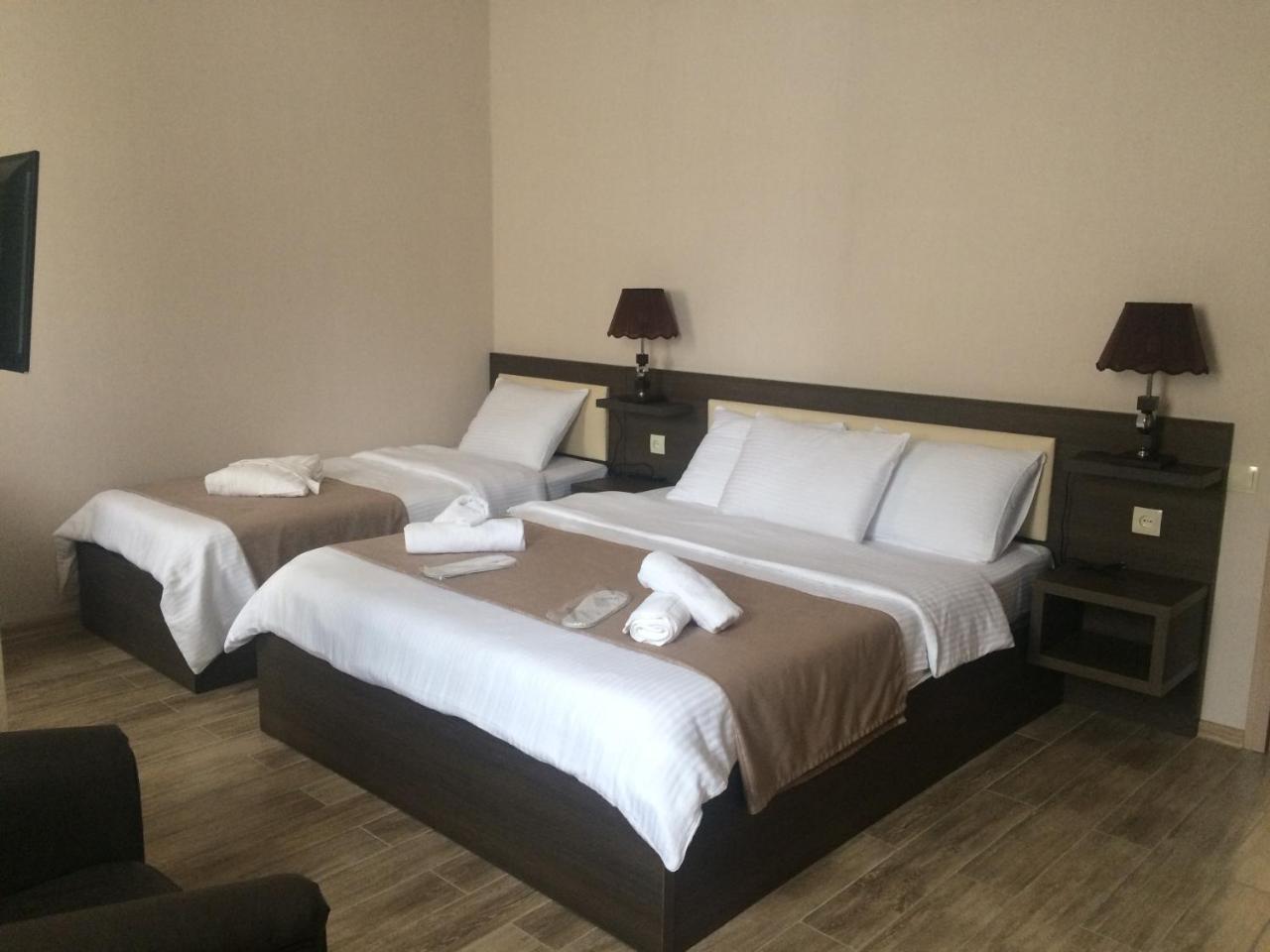 Family Hotel Triston Тбілісі Екстер'єр фото